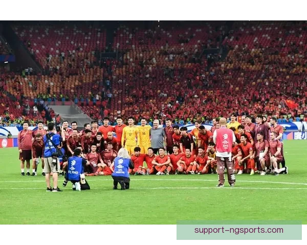 世界杯赛场惊现逆转奇迹，国家队奋力拼搏赢得关键胜利